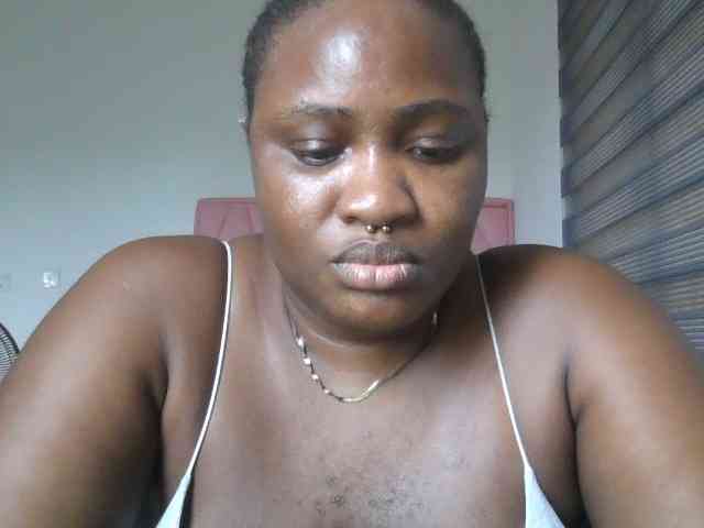 Hotchocolatee191 webcam