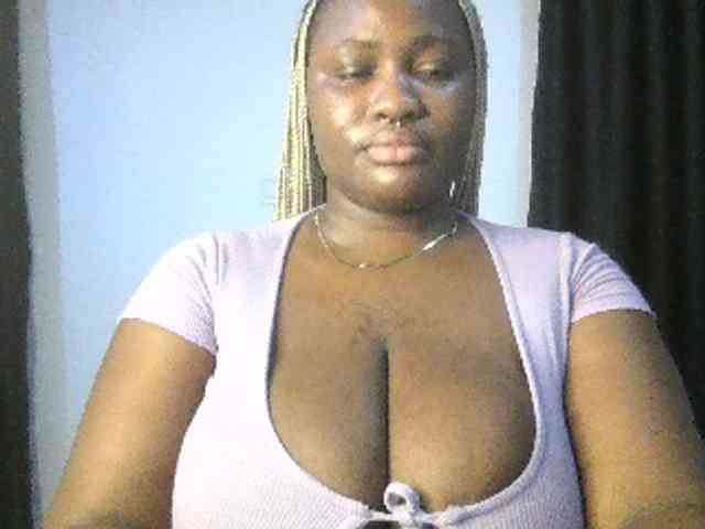 Hotchocolatee191 webcam