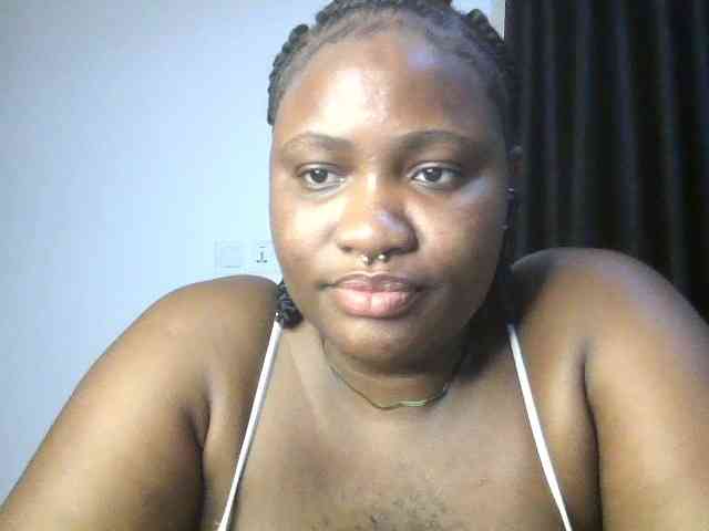 Hotchocolatee191 webcam