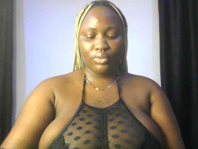 Hotchocolatee191 webcam