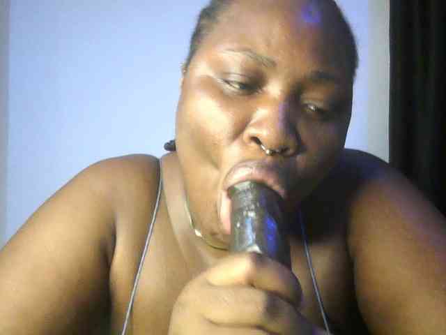 Hotchocolatee191 webcam
