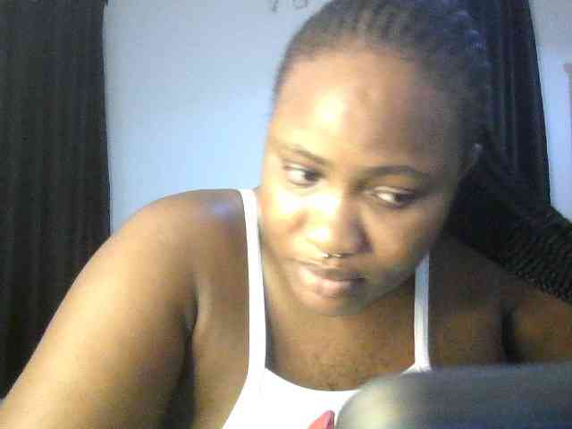 Hotchocolatee191 webcam