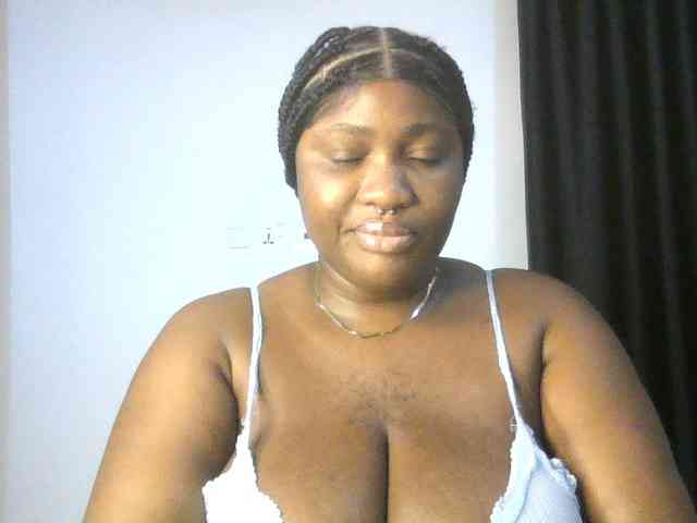 Hotchocolatee191 webcam
