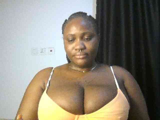 Hotchocolatee191 webcam