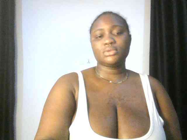 Hotchocolatee191 webcam