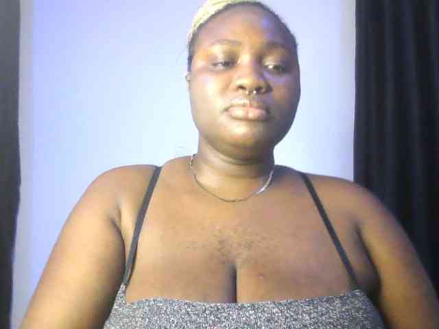 Hotchocolatee191 webcam