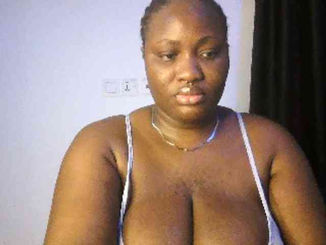 Hotchocolatee191 webcam