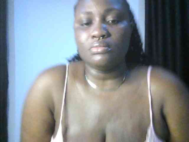 Hotchocolatee191 webcam