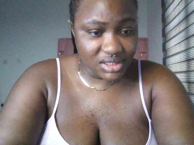 Hotchocolatee191 webcam