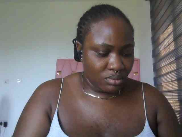 Hotchocolatee191 webcam