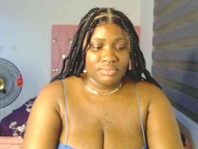 Hotchocolatee191 webcam