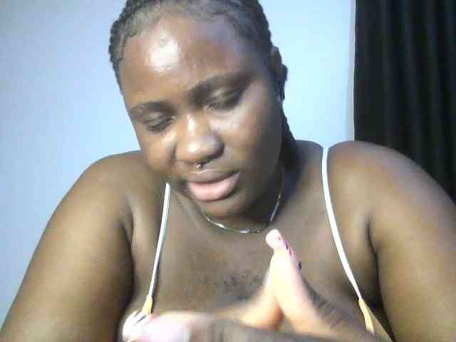 Hotchocolatee191 webcam