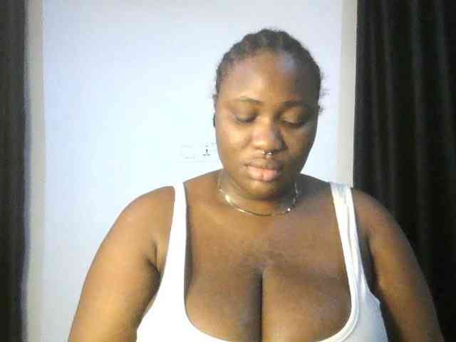 Hotchocolatee191 webcam