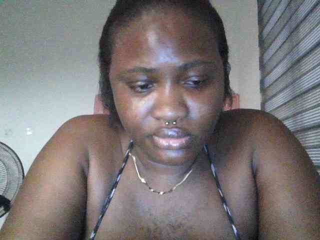 Hotchocolatee191 webcam