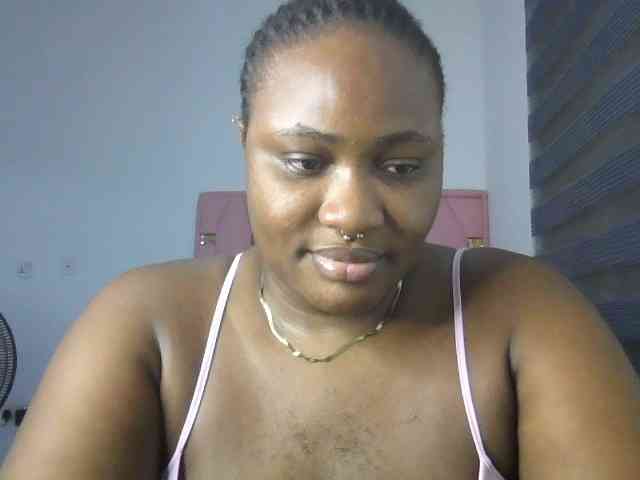 Hotchocolatee191 webcam