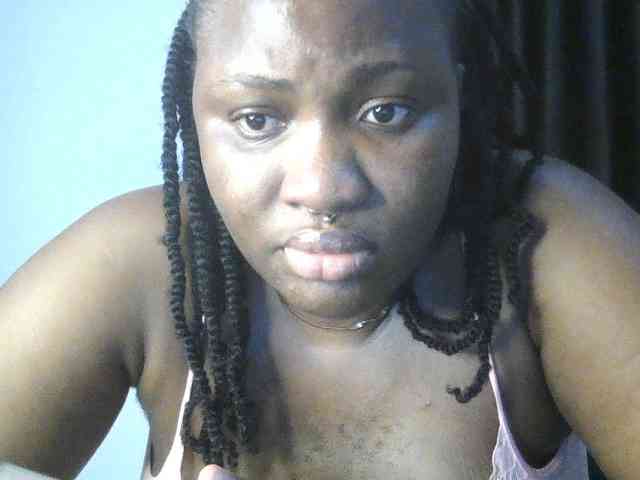 Hotchocolatee191 webcam