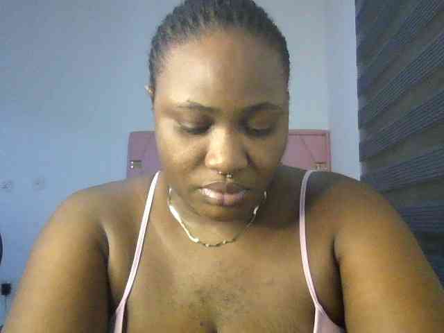 Hotchocolatee191 webcam