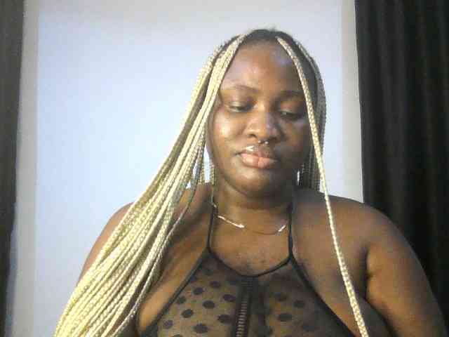 Hotchocolatee191 webcam