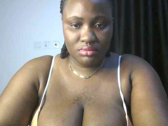 Hotchocolatee191 webcam