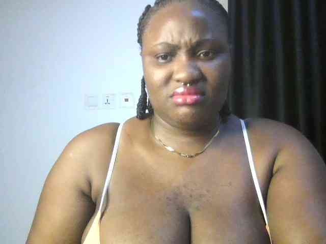 Hotchocolatee191 webcam