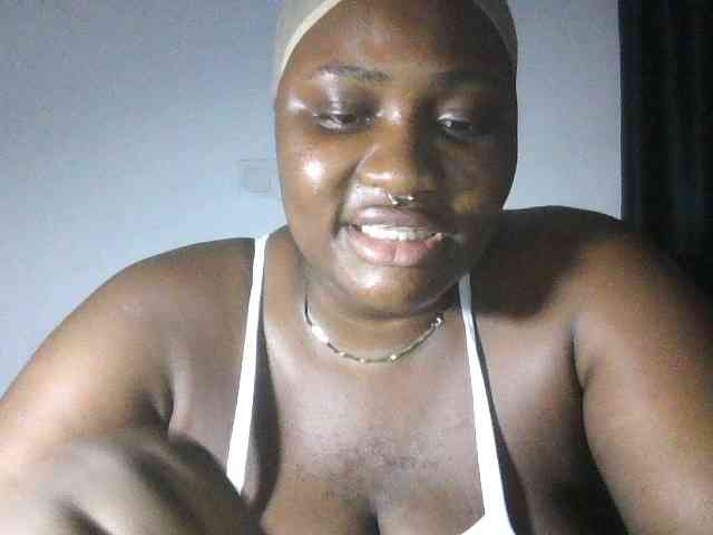 Hotchocolatee191 webcam