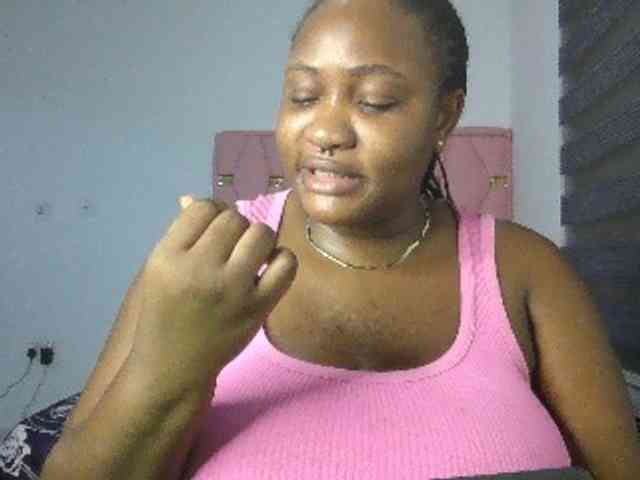 Hotchocolatee191 webcam