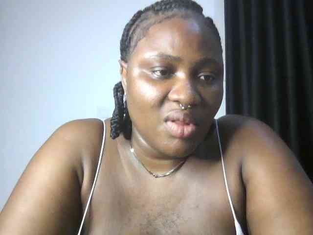 Hotchocolatee191 webcam