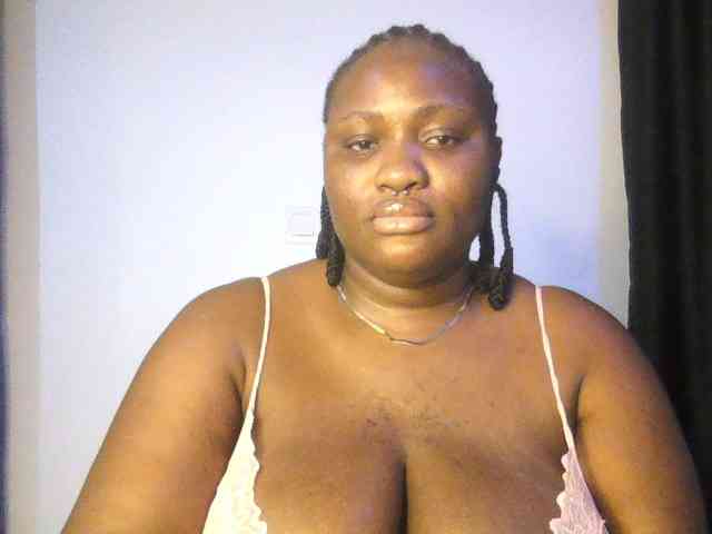 Hotchocolatee191 webcam