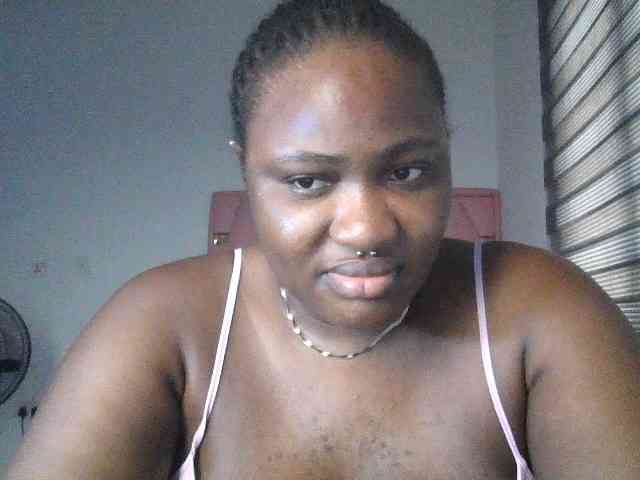 Hotchocolatee191 webcam