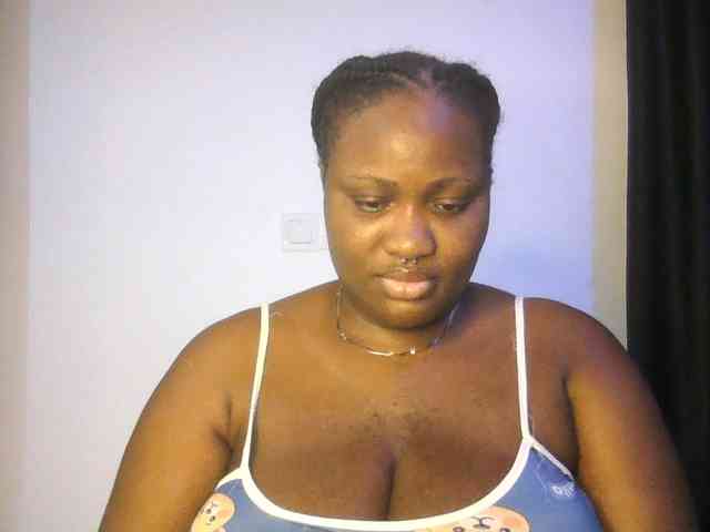 Hotchocolatee191 webcam