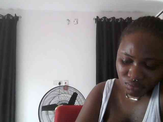 Hotchocolatee191 webcam