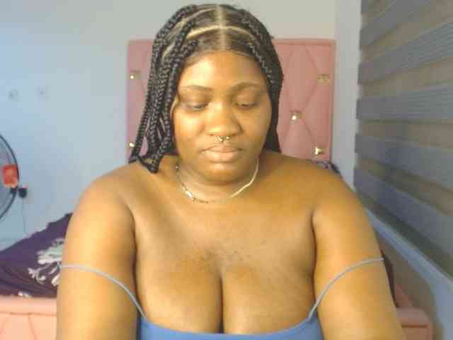 Hotchocolatee191 webcam