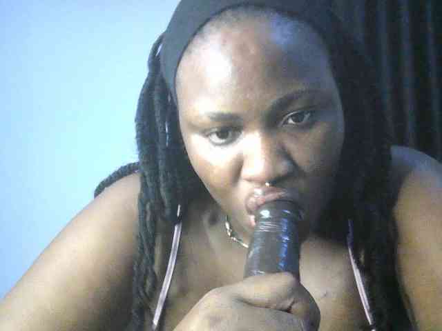 Hotchocolatee191 webcam