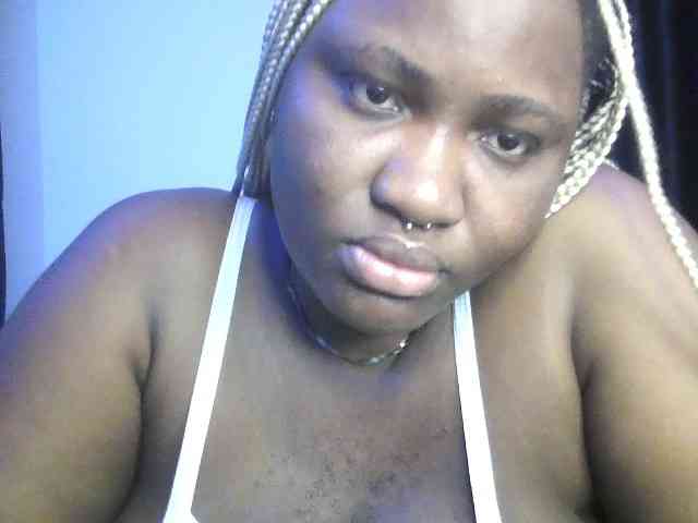 Hotchocolatee191 webcam