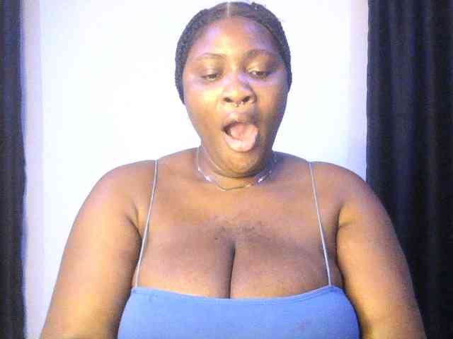 Hotchocolatee191 webcam