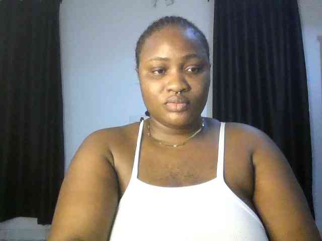 Hotchocolatee191 webcam