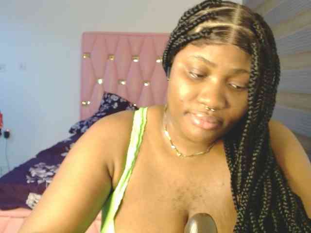 Hotchocolatee191 webcam