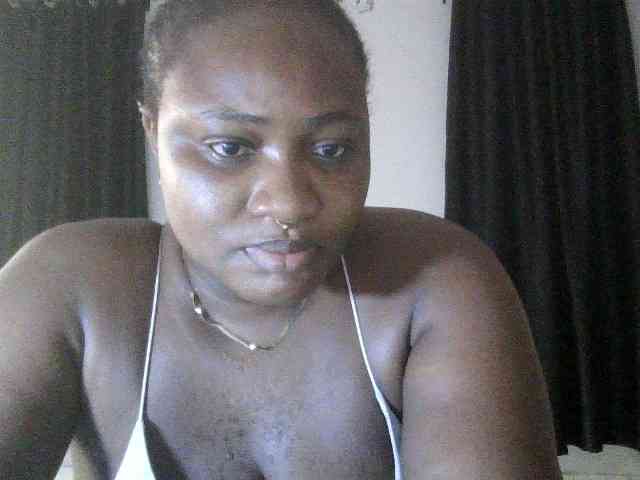 Hotchocolatee191 webcam