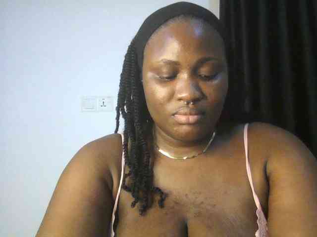Hotchocolatee191 webcam