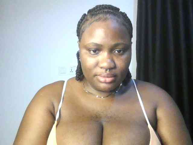 Hotchocolatee191 webcam