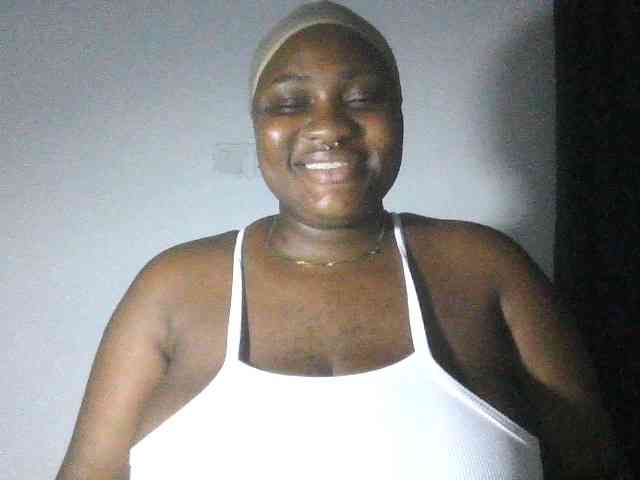 Hotchocolatee191 webcam
