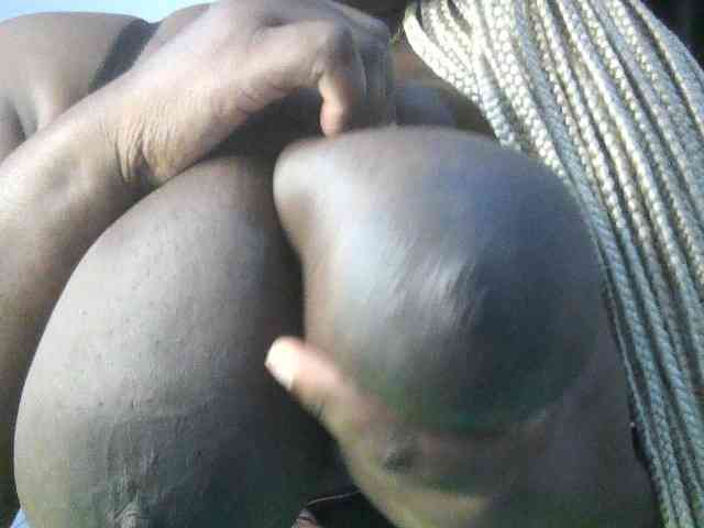 Hotchocolatee191 webcam