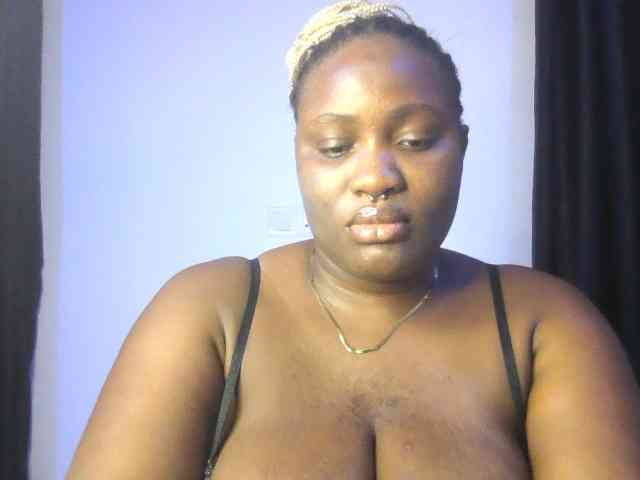 Hotchocolatee191 webcam