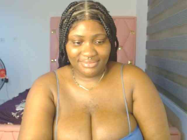 Hotchocolatee191 webcam