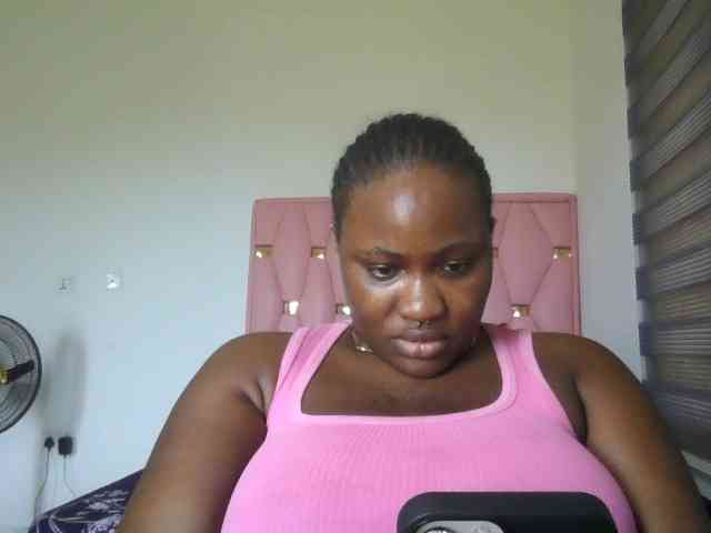 Hotchocolatee191 webcam