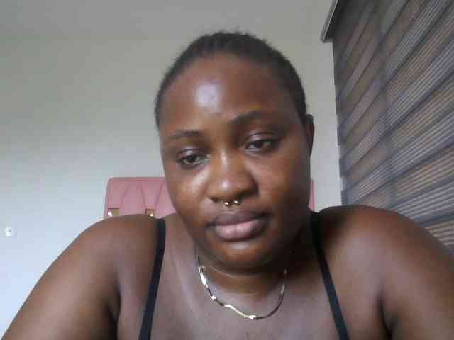Hotchocolatee191 webcam