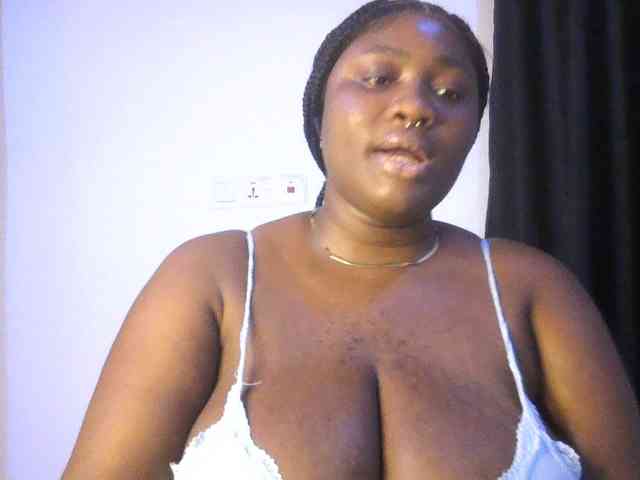 Hotchocolatee191 webcam