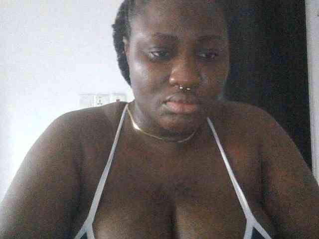 Hotchocolatee191 webcam
