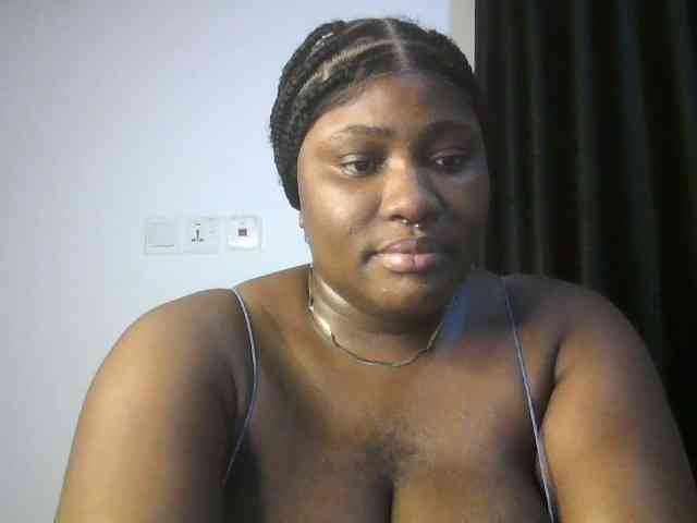 Hotchocolatee191 webcam