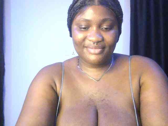 Hotchocolatee191 webcam